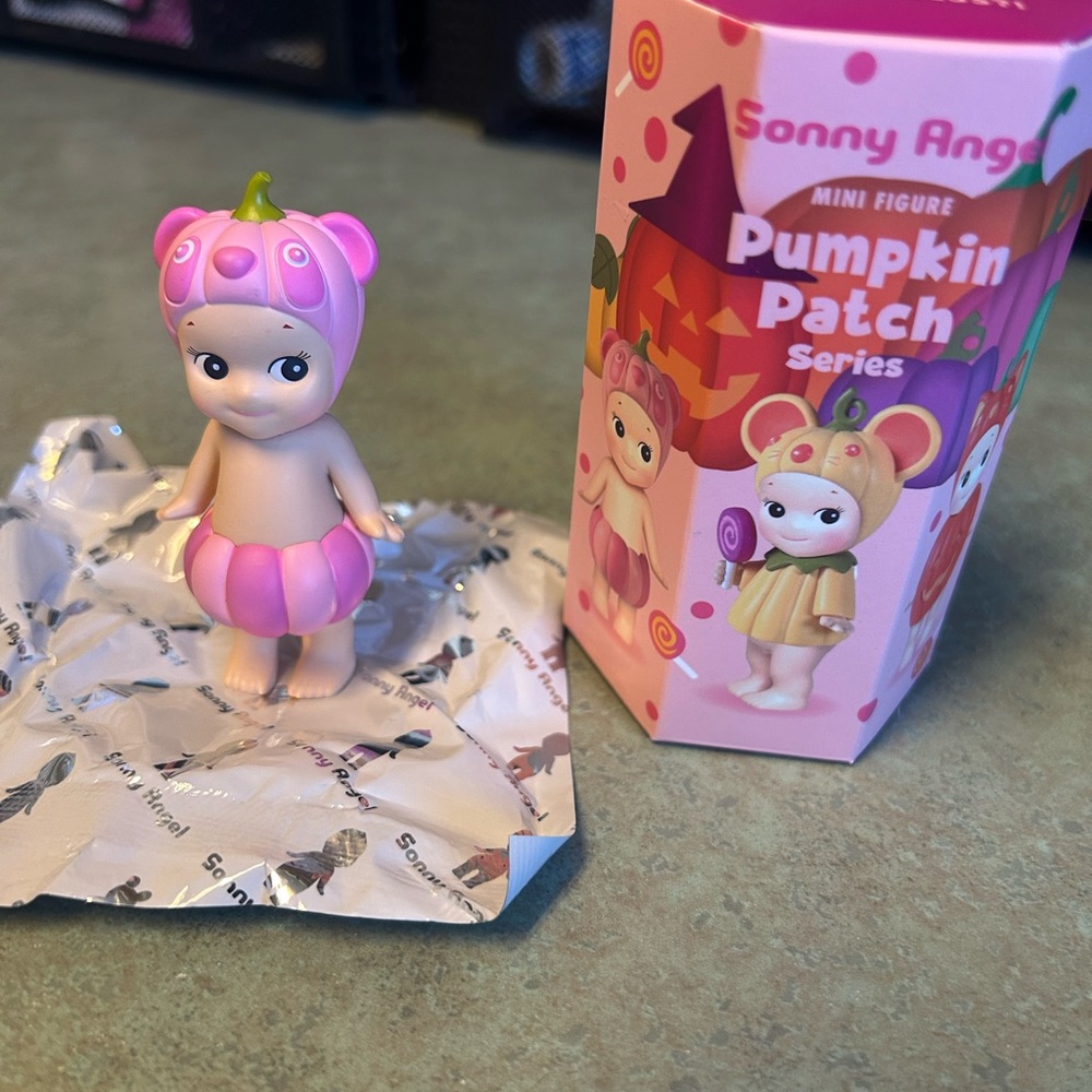 Sonny Angel Mini Figure - Pink Pumpkin Patch Series